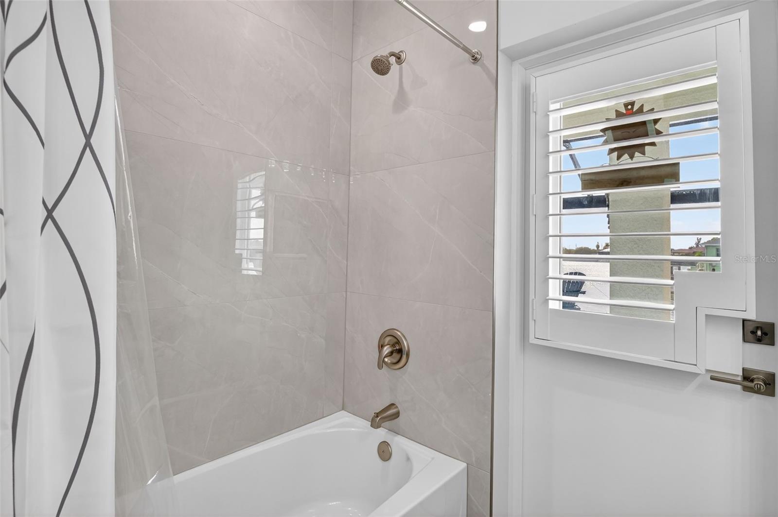 Image 40 of 88 For 230 18th Street