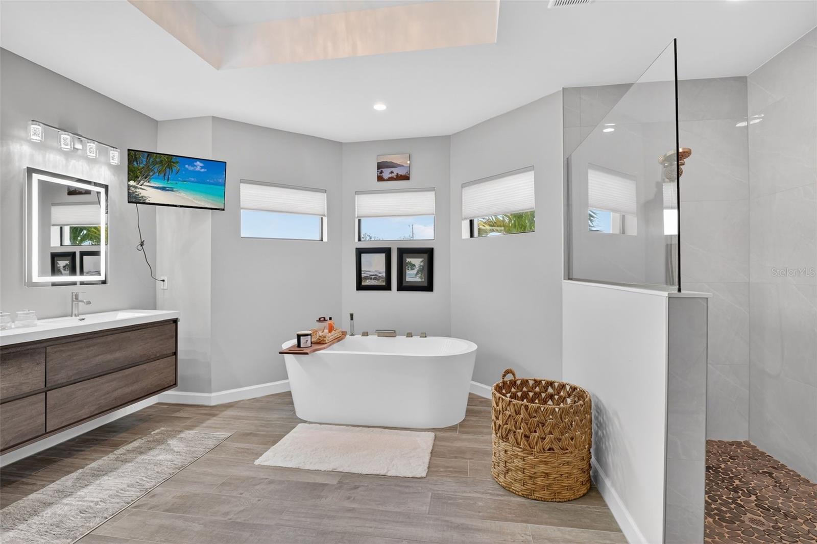 Image 71 of 88 For 230 18th Street