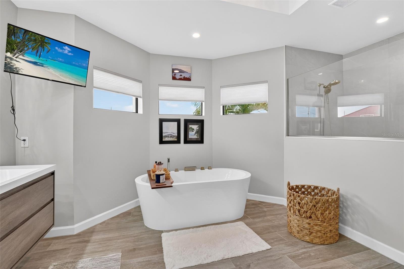 Image 73 of 88 For 230 18th Street