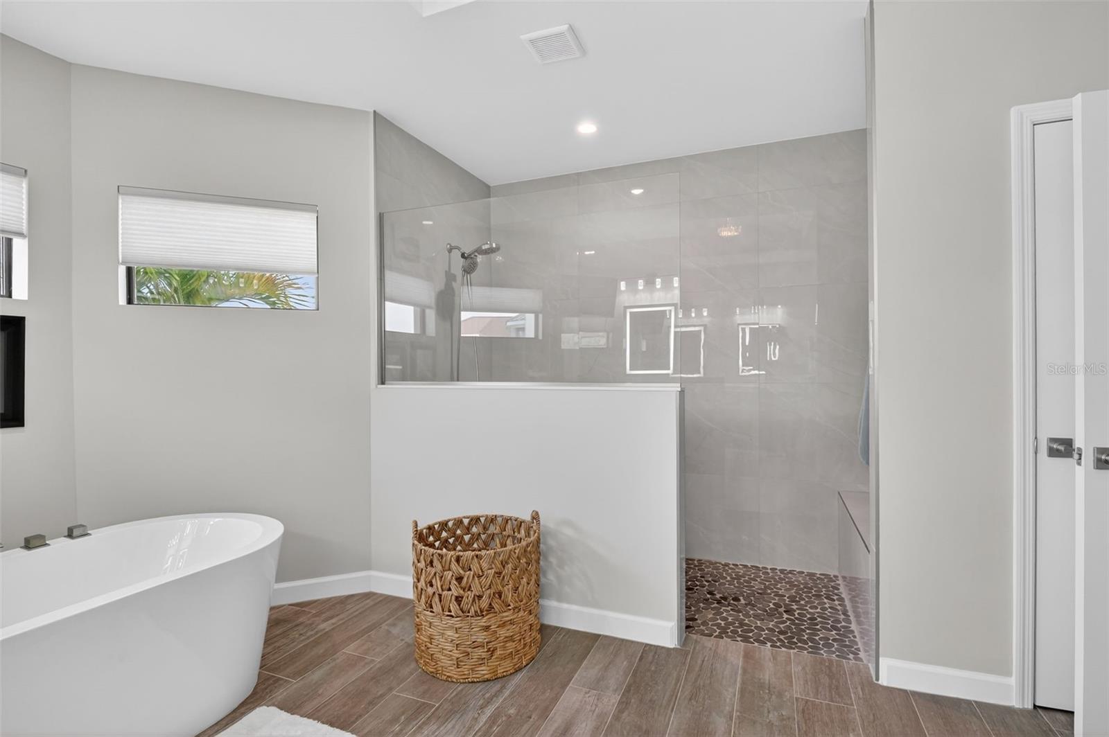 Image 74 of 88 For 230 18th Street