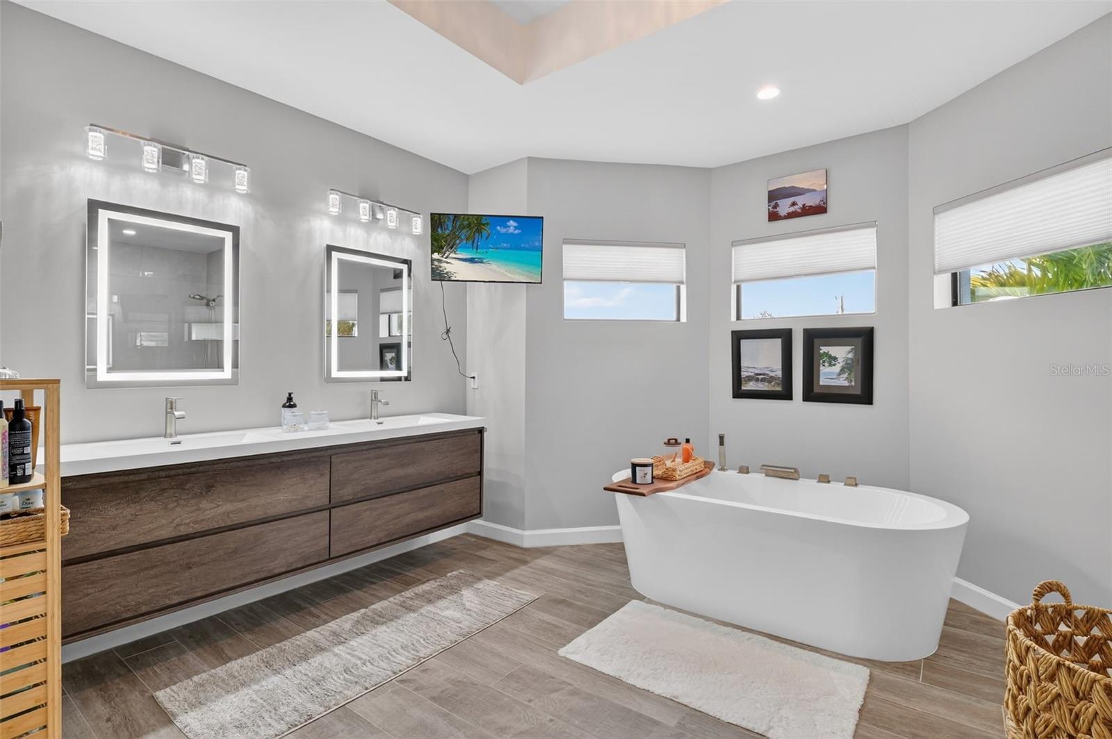 Image 75 of 88 For 230 18th Street