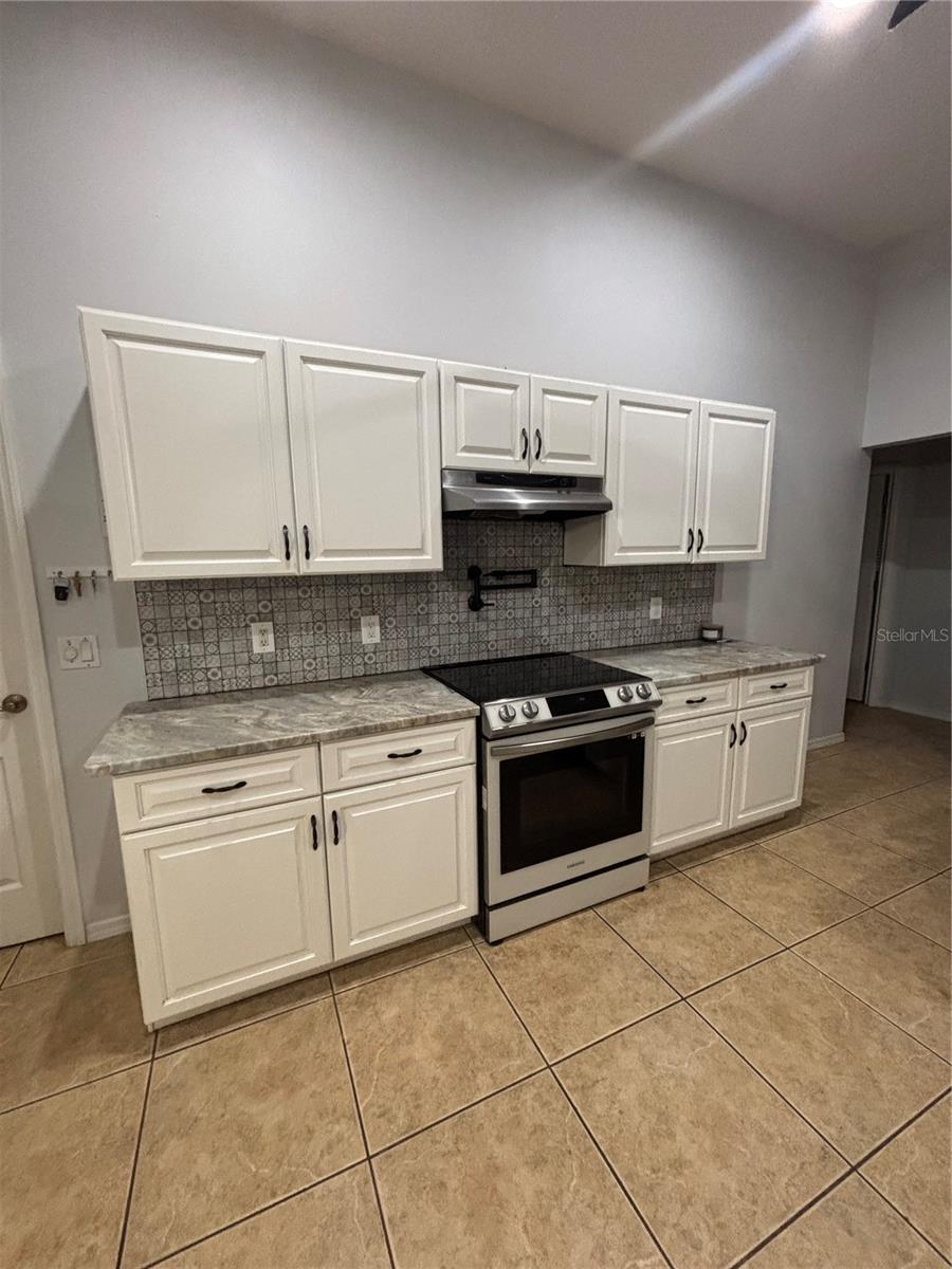 Image 10 of 85 For 8444 Delong Avenue