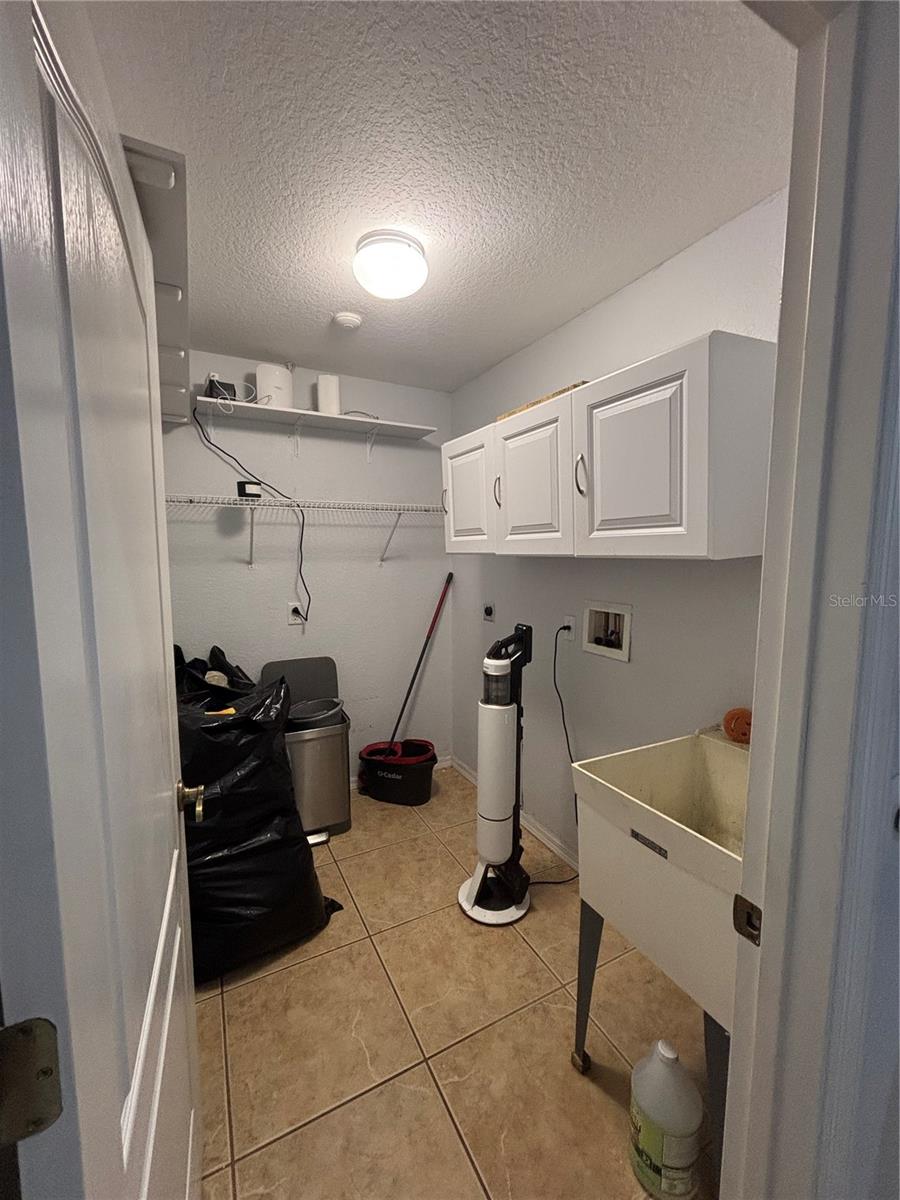 Image 18 of 85 For 8444 Delong Avenue