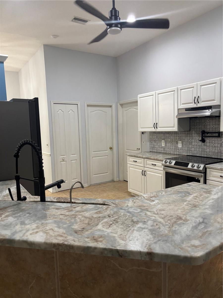 Image 7 of 85 For 8444 Delong Avenue