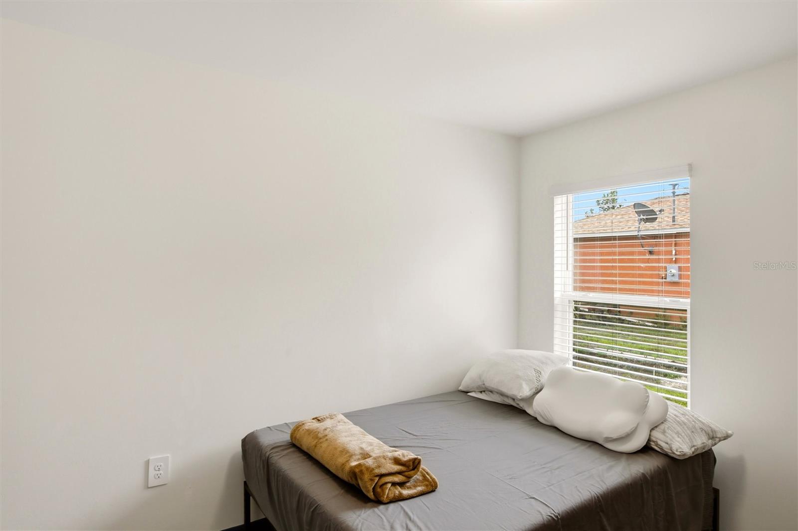 Image 22 of 33 For 3215 Sorrel Street