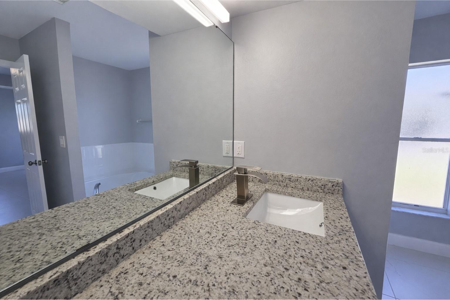 Image 13 of 27 For 3012 40th Street Sw