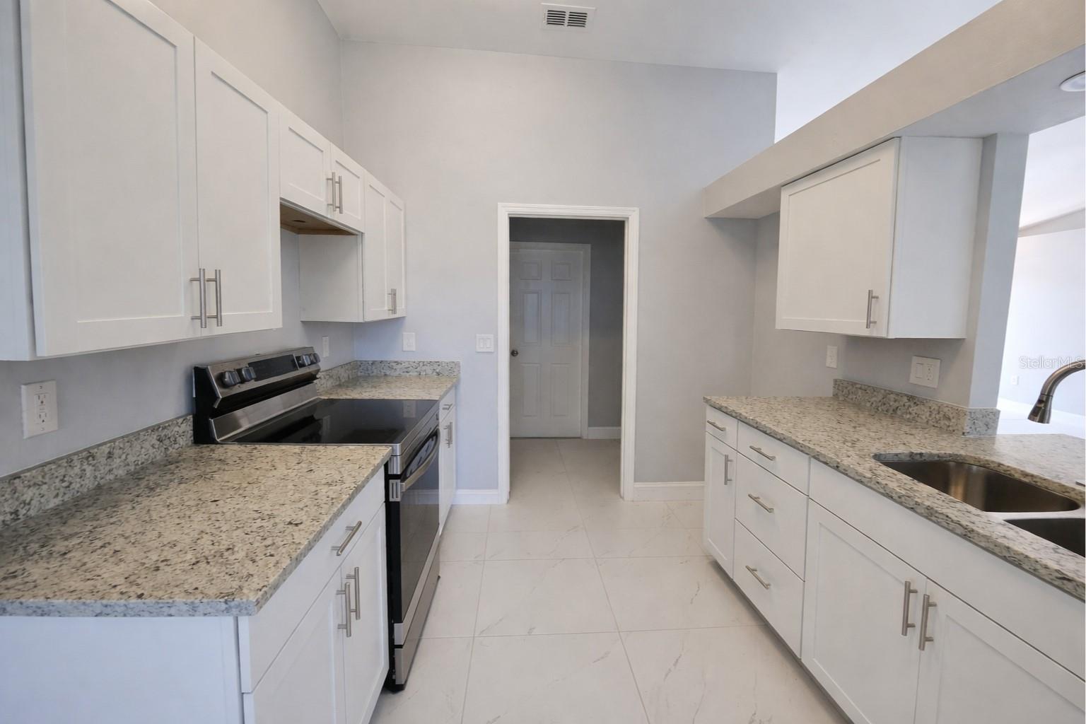 Image 4 of 27 For 3012 40th Street Sw