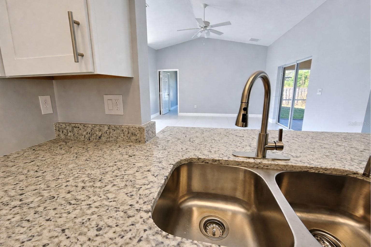 Image 5 of 27 For 3012 40th Street Sw