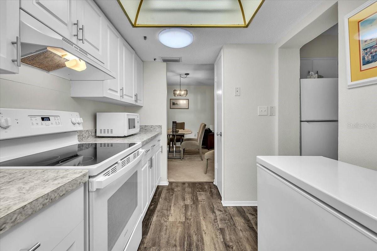 Image 11 of 39 For 4085 Drance Street