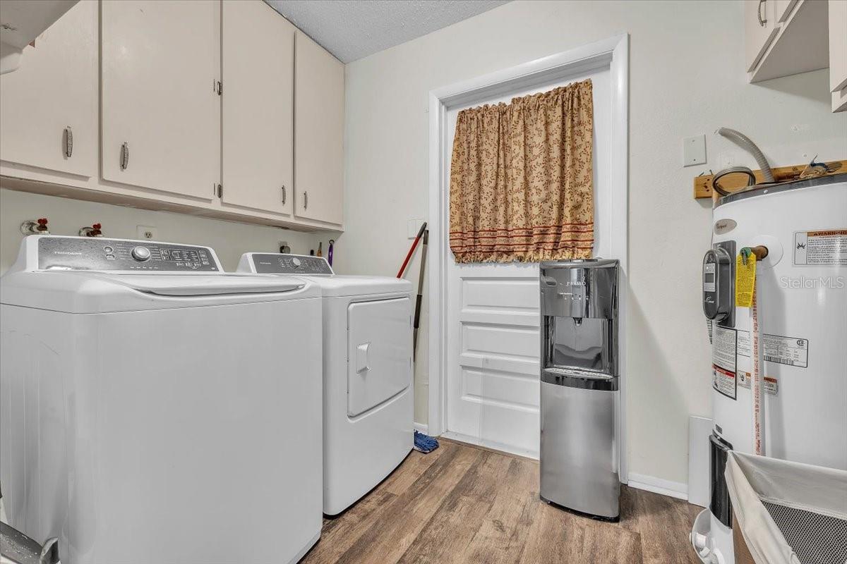 Image 22 of 39 For 4085 Drance Street