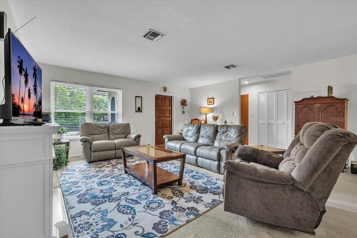 Image 5 of 39 For 4085 Drance Street