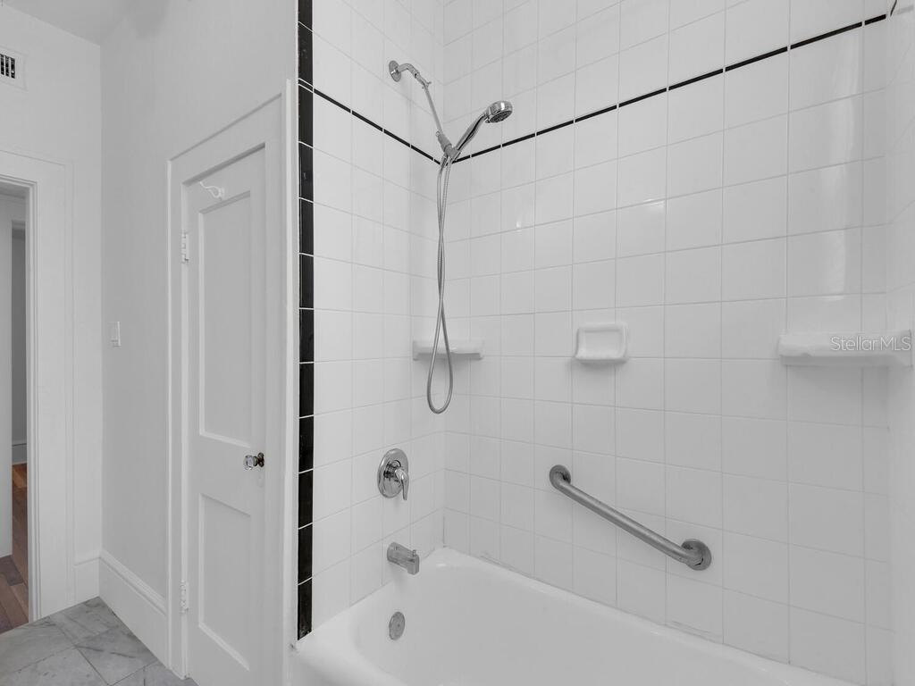 Image 20 of 33 For 1446 Poinciana Avenue