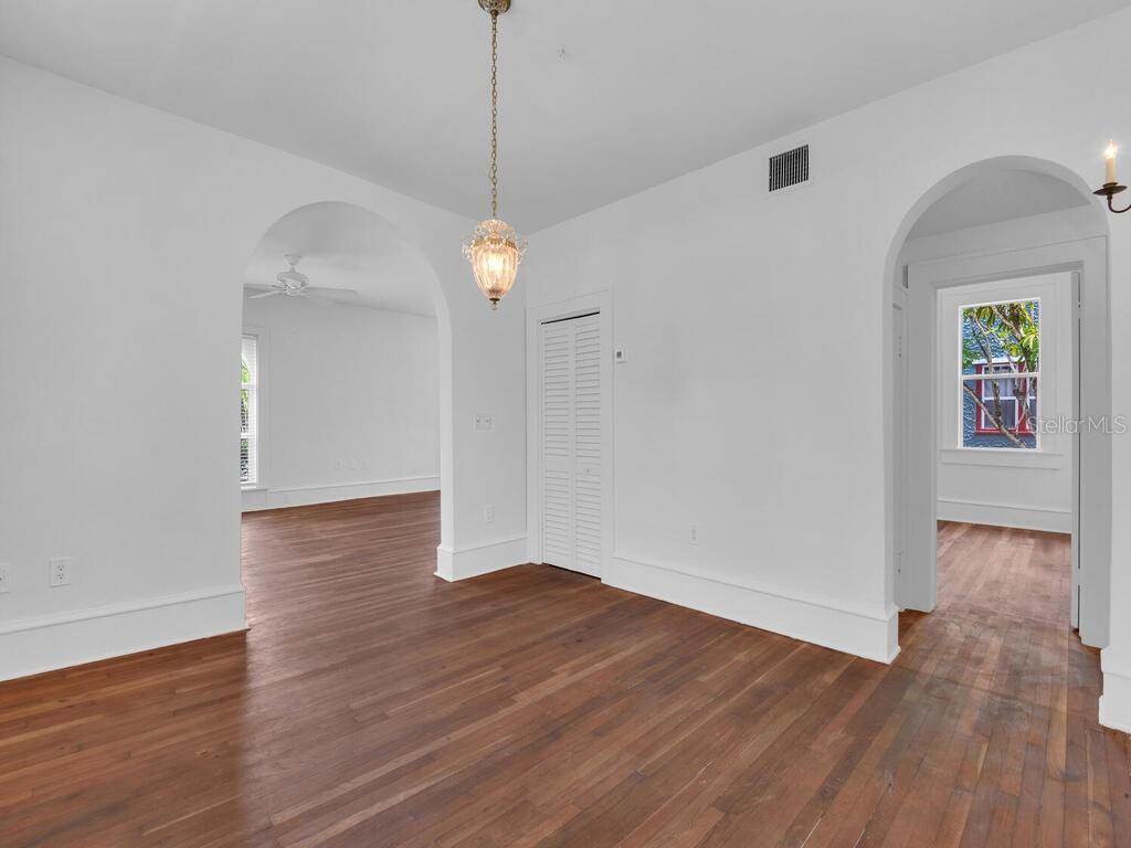 Image 7 of 33 For 1446 Poinciana Avenue