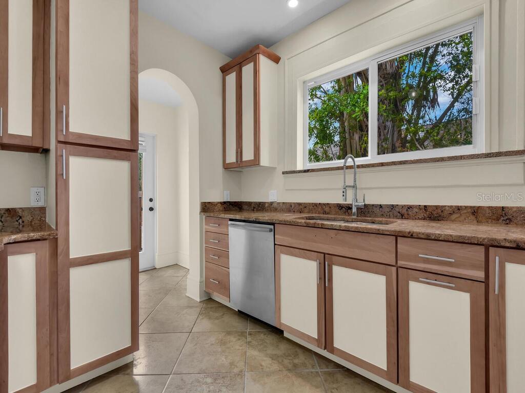 Image 9 of 33 For 1446 Poinciana Avenue