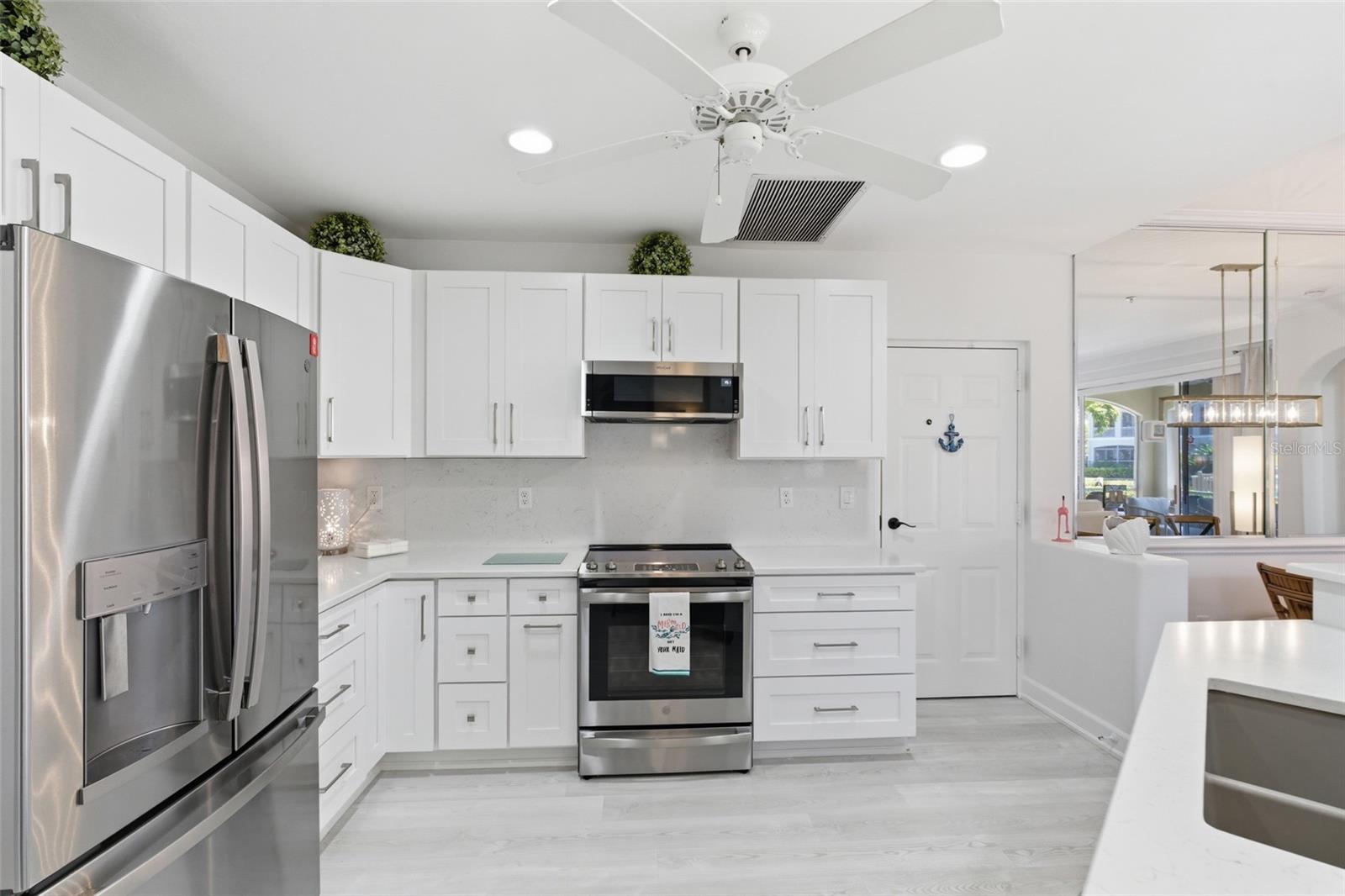 Image 19 of 65 For 3450 Sunset Key Circle 101