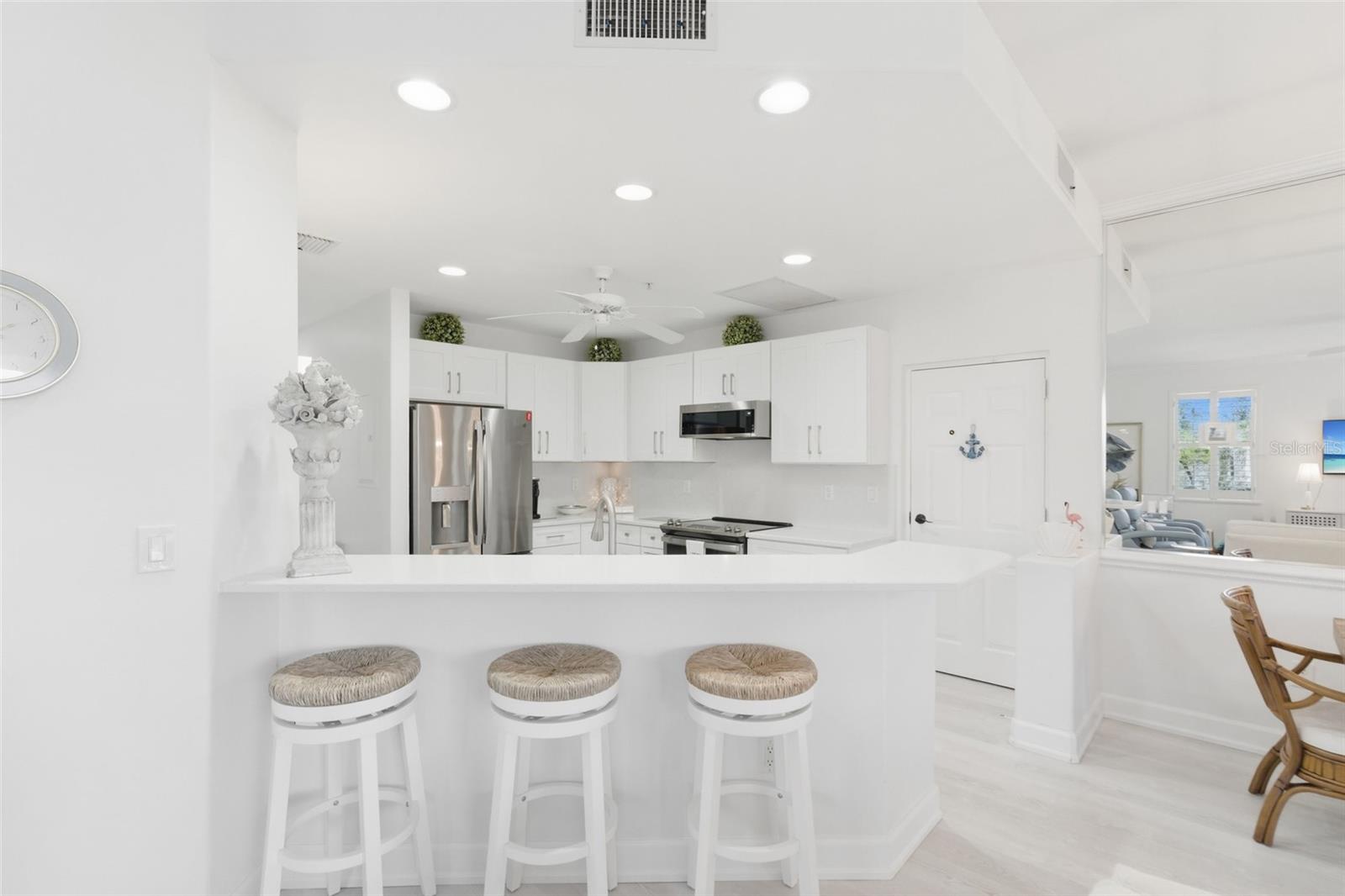 Image 22 of 65 For 3450 Sunset Key Circle 101