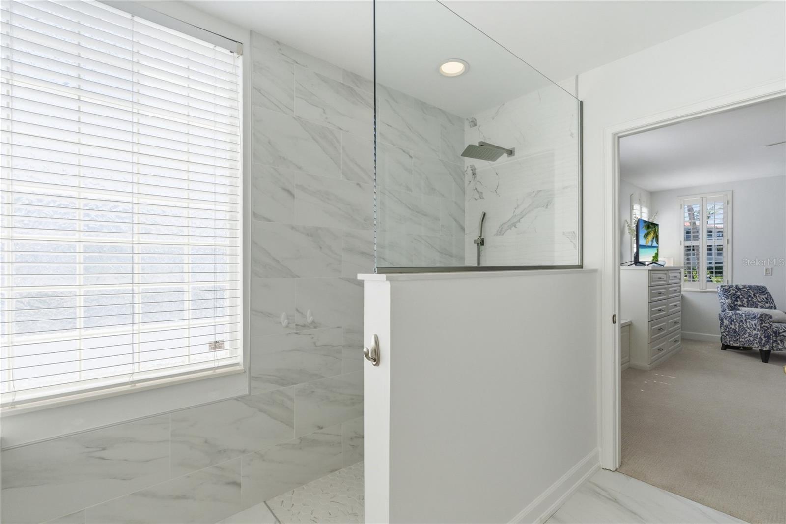 Image 33 of 65 For 3450 Sunset Key Circle 101