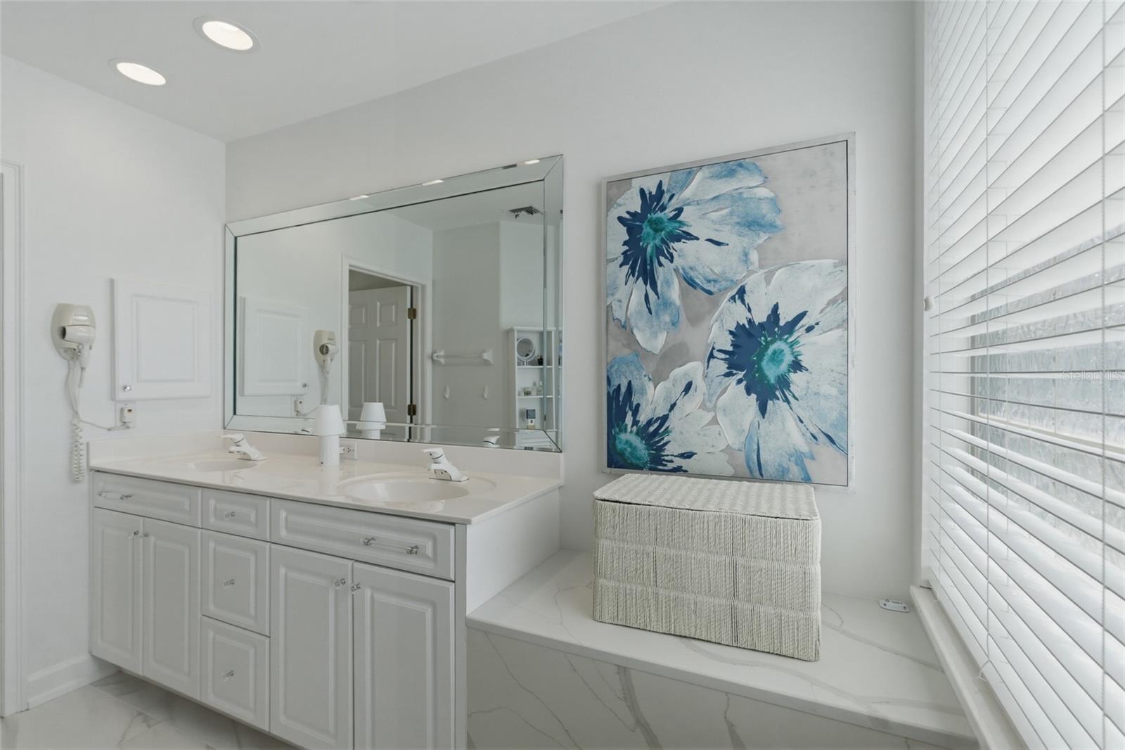 Image 35 of 65 For 3450 Sunset Key Circle 101