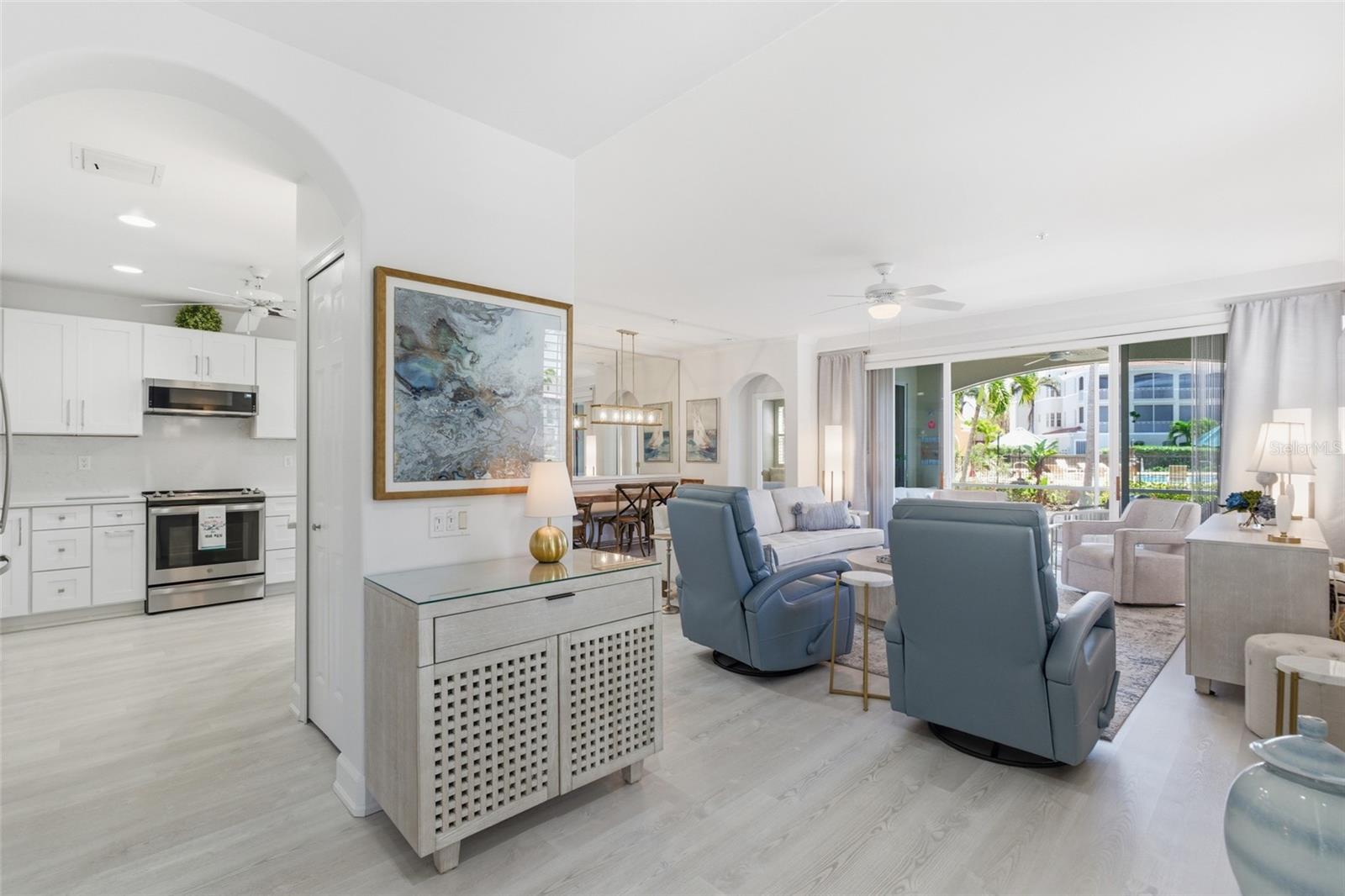 Image 6 of 65 For 3450 Sunset Key Circle 101