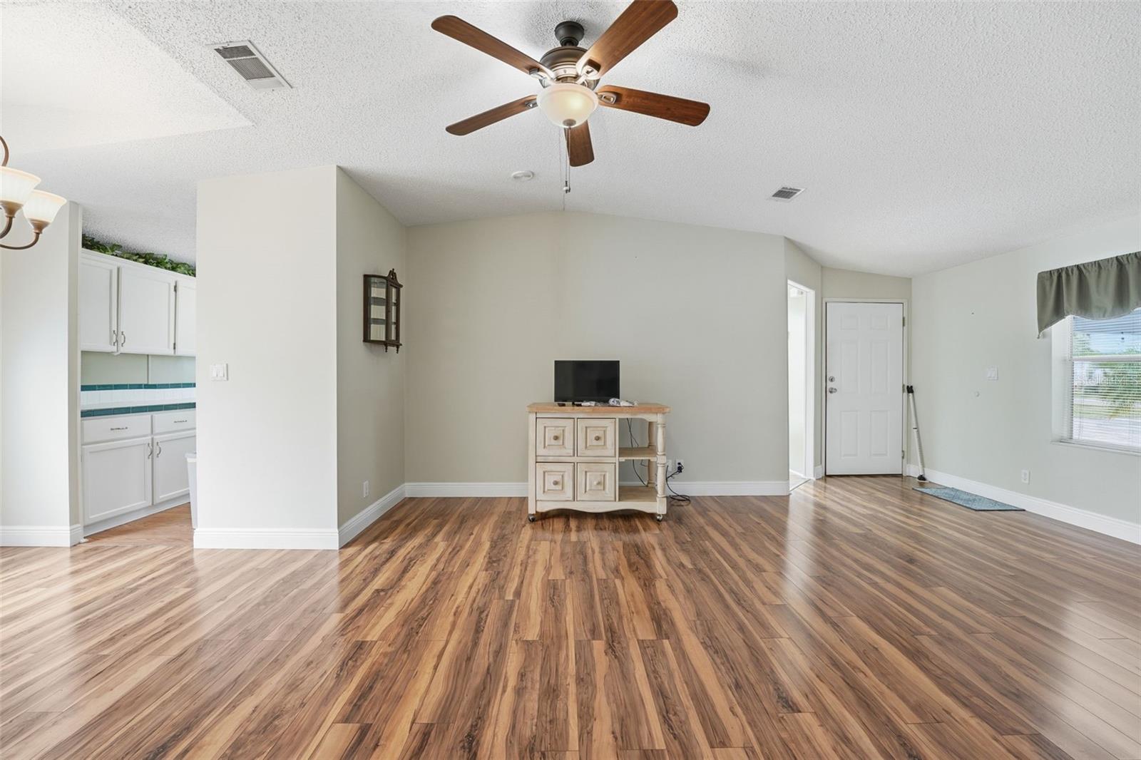 Image 23 of 58 For 324 Cypress Run Court