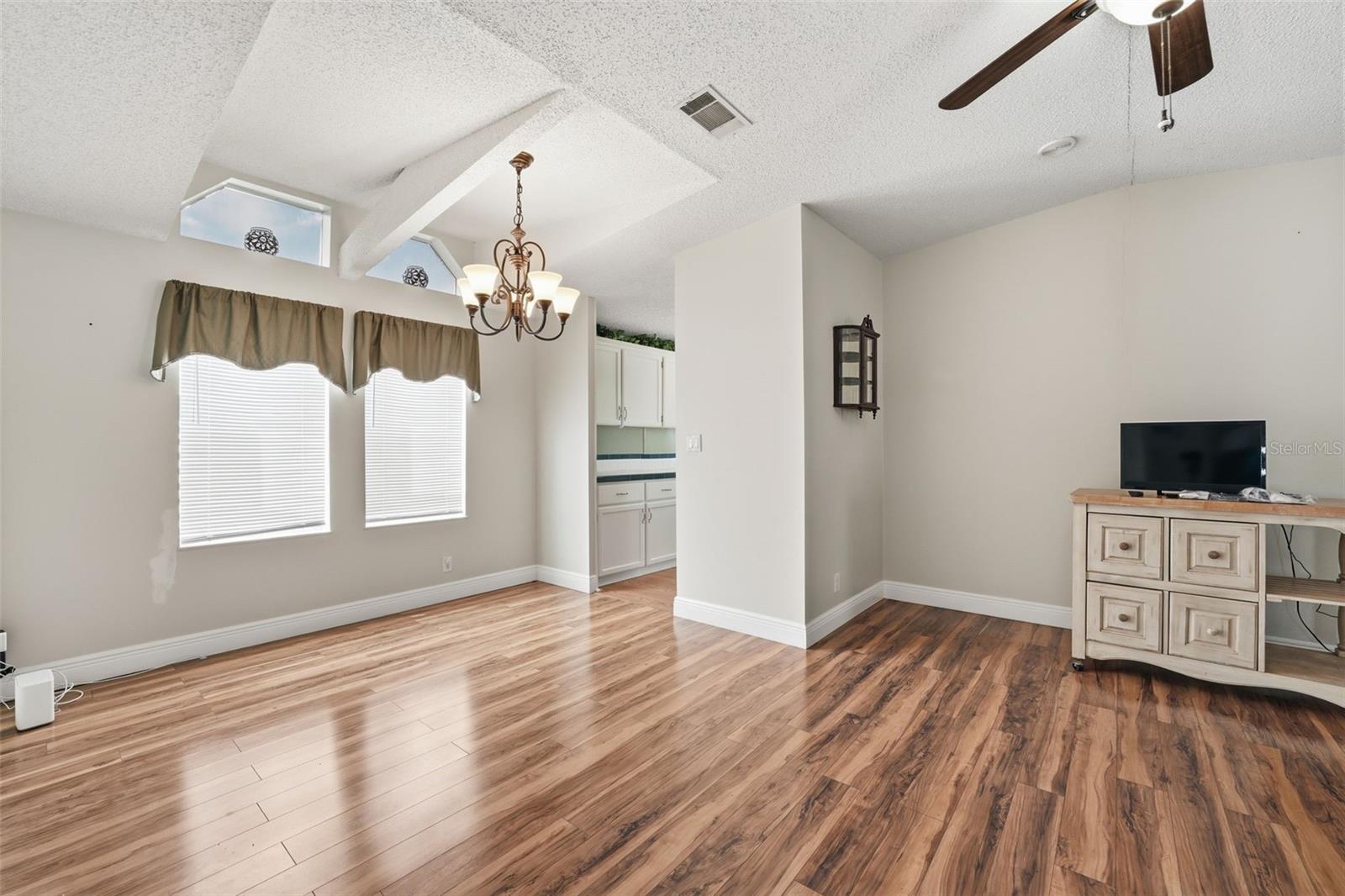 Image 25 of 58 For 324 Cypress Run Court