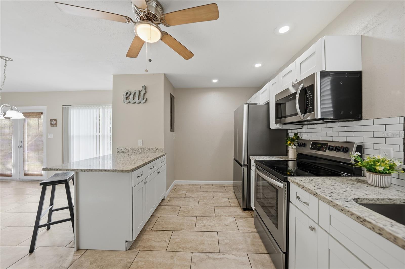 Image 12 of 28 For 744 Conreid Drive Ne