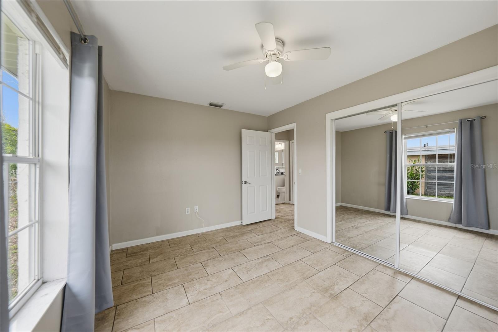 Image 17 of 28 For 744 Conreid Drive Ne