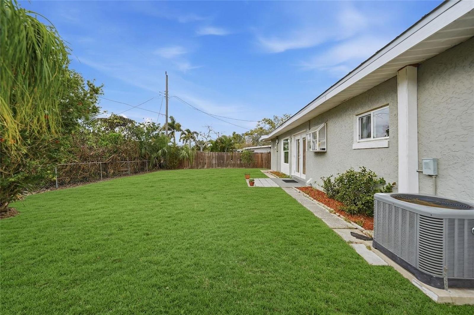 Image 26 of 28 For 744 Conreid Drive Ne