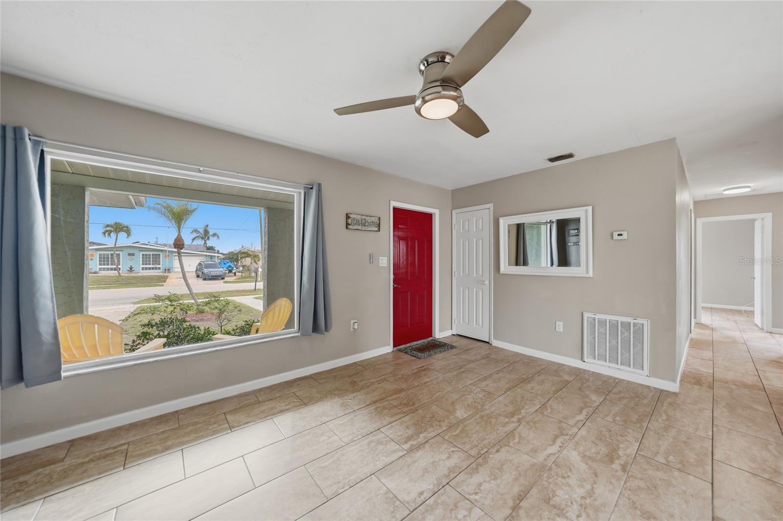 Image 6 of 28 For 744 Conreid Drive Ne