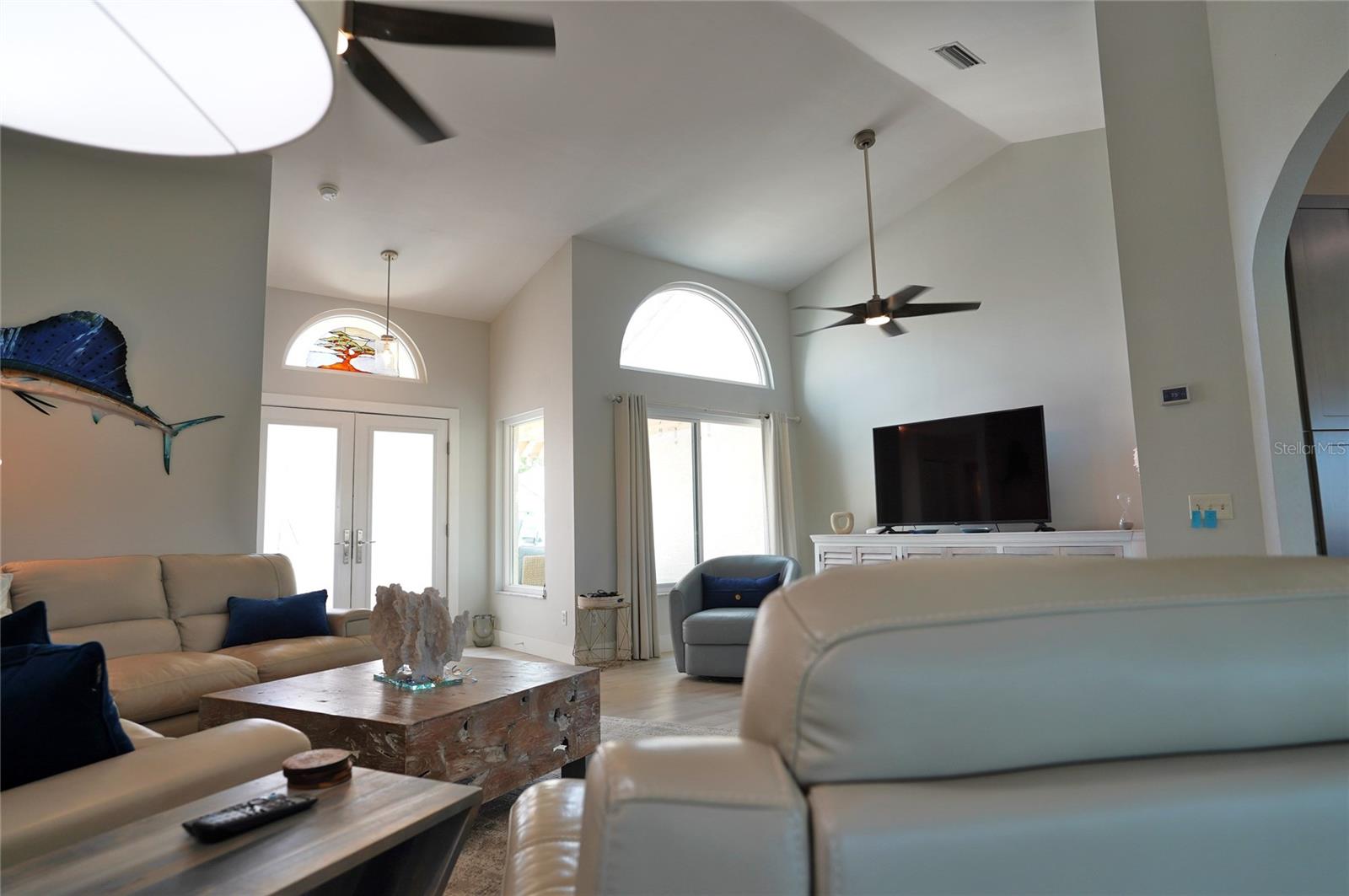 Image 14 of 95 For 204 Carriage House Lane 204