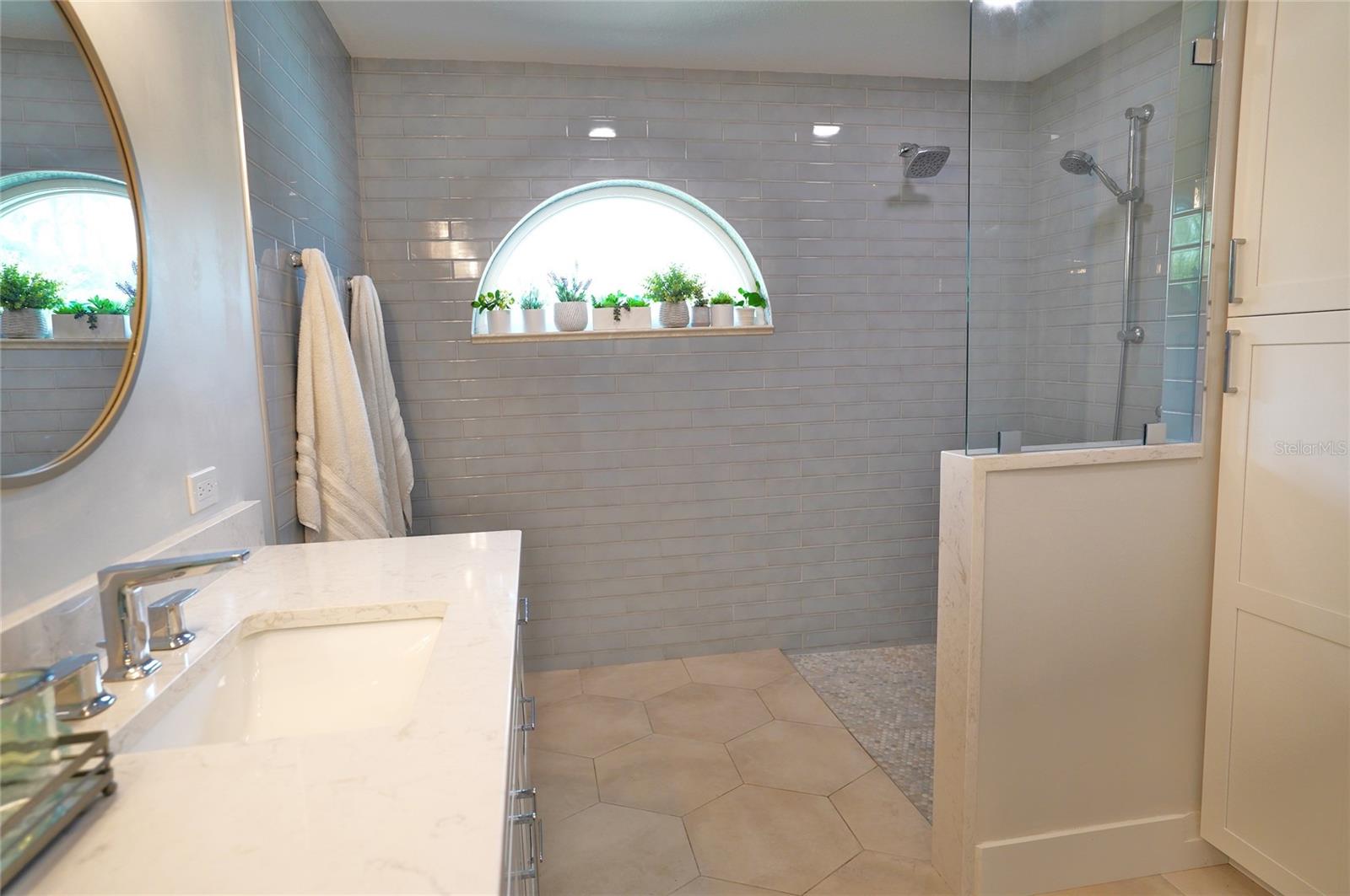 Image 32 of 95 For 204 Carriage House Lane 204