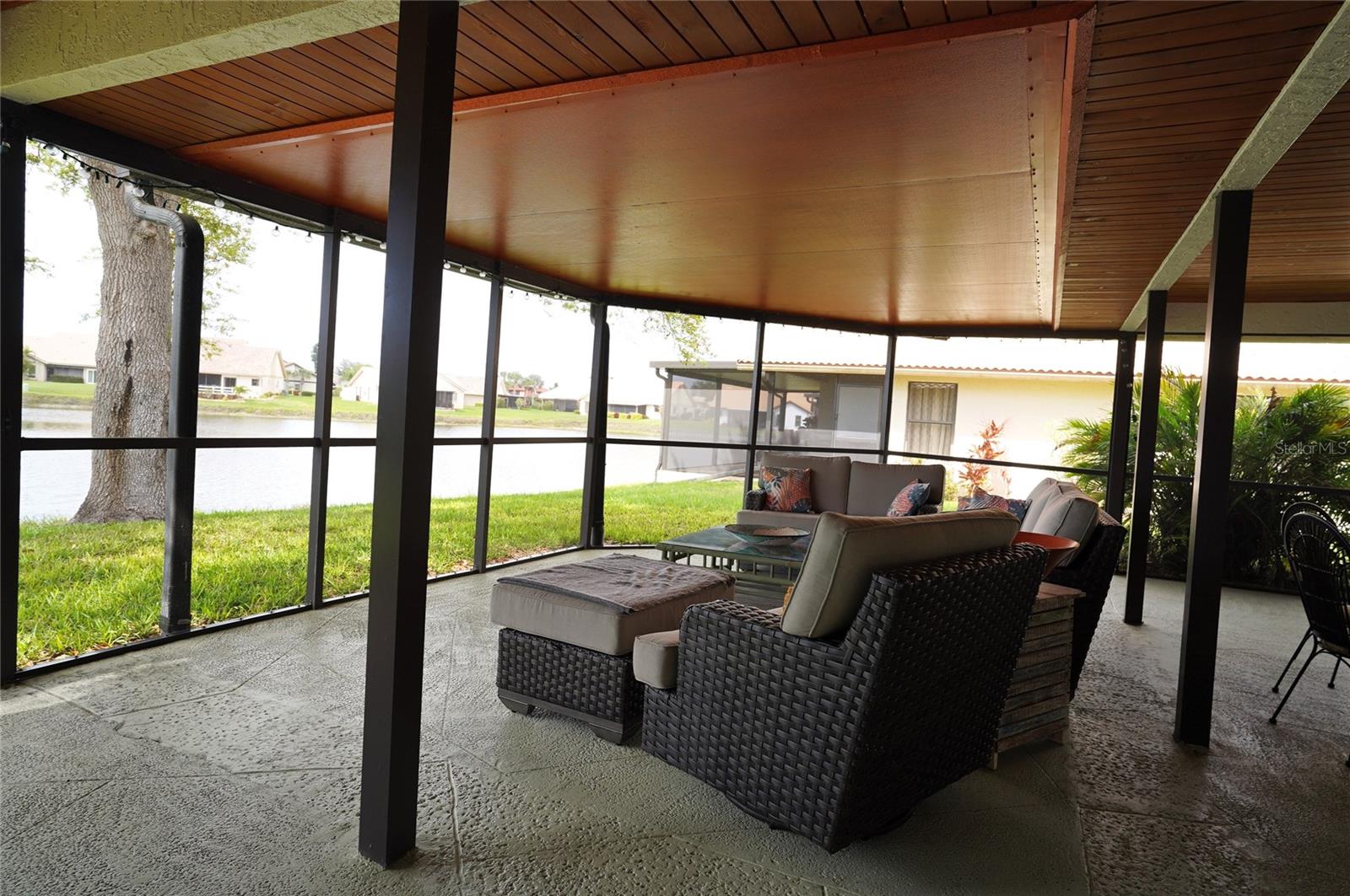 Image 38 of 95 For 204 Carriage House Lane 204