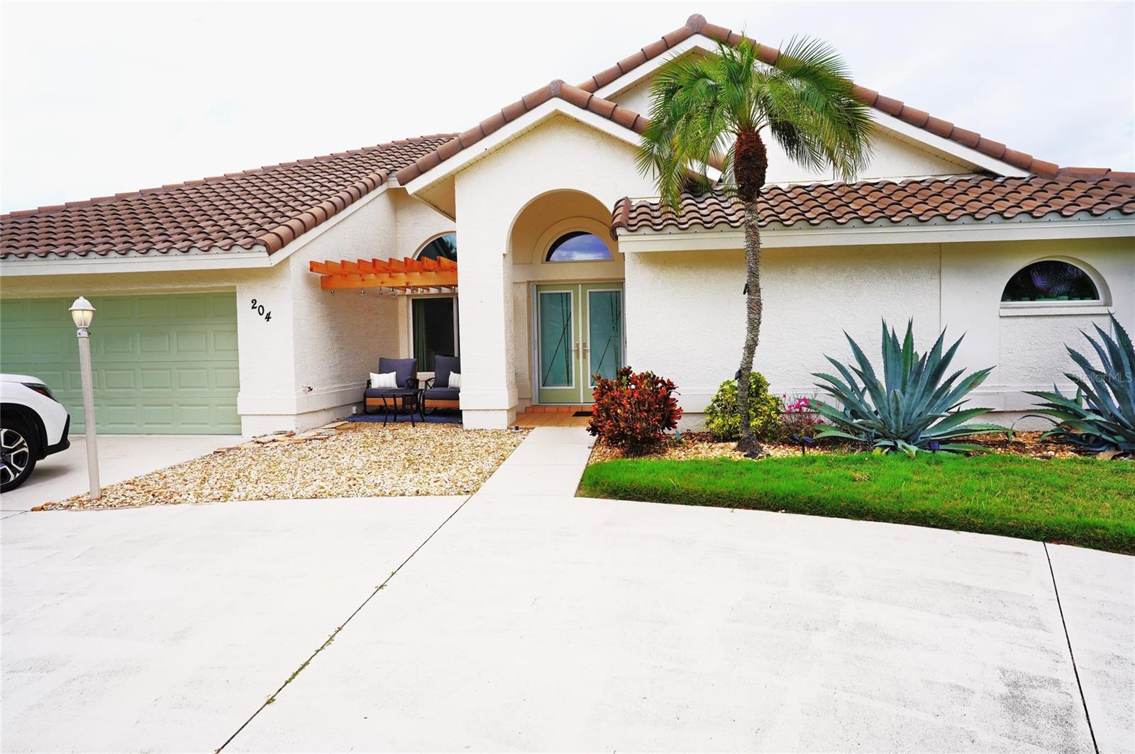 Image 4 of 95 For 204 Carriage House Lane 204