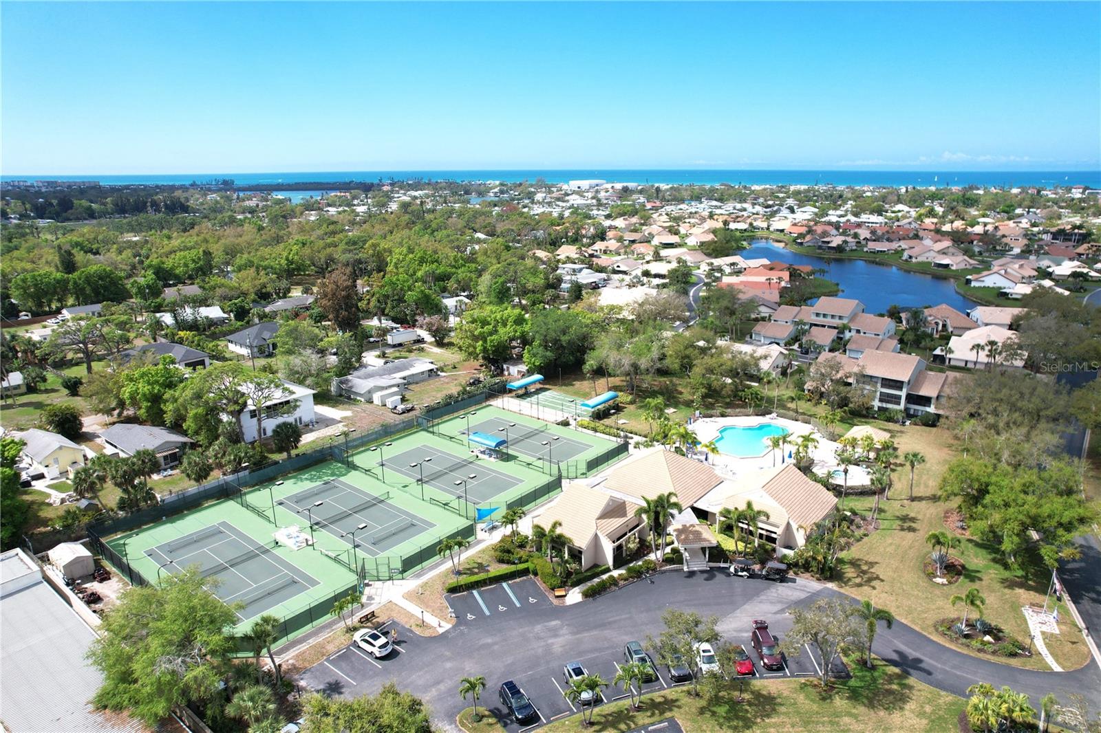 Image 63 of 95 For 204 Carriage House Lane 204