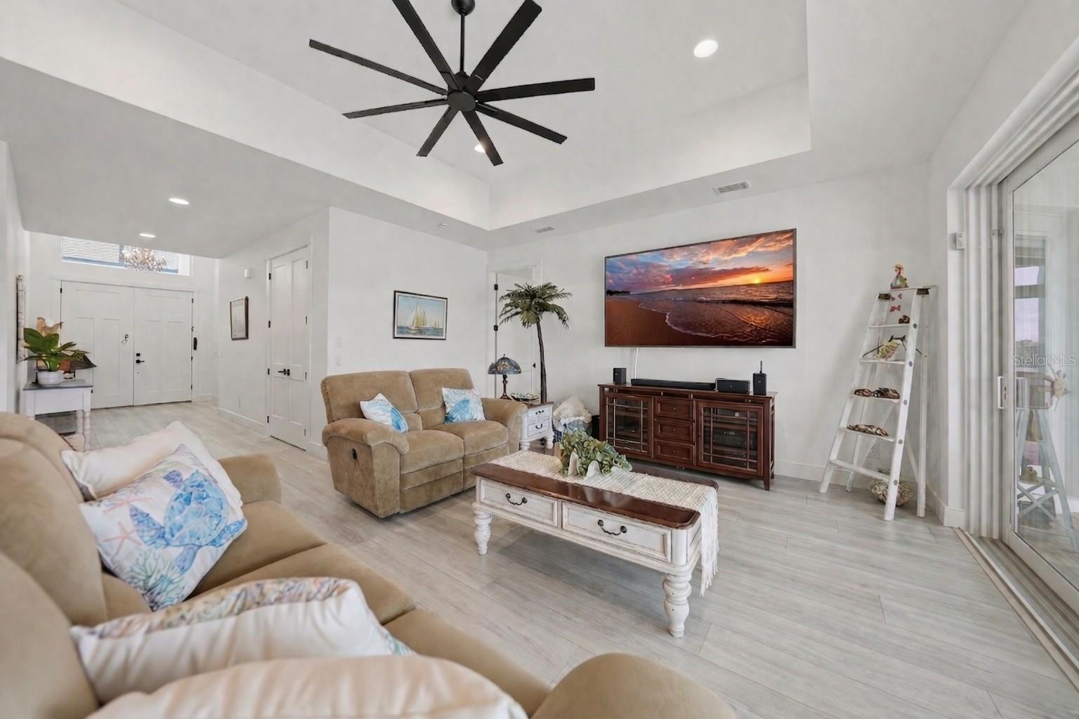 Image 10 of 34 For 2750 Marion Avenue