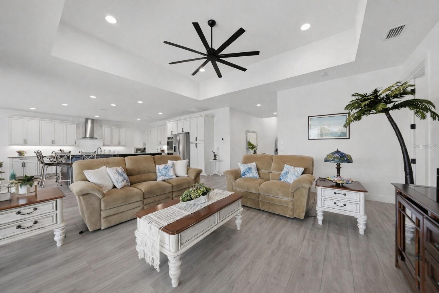 Image 11 of 34 For 2750 Marion Avenue