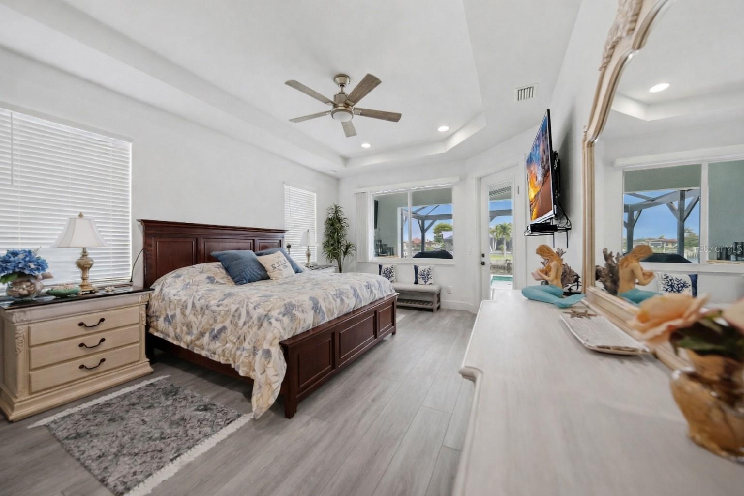 Image 16 of 34 For 2750 Marion Avenue