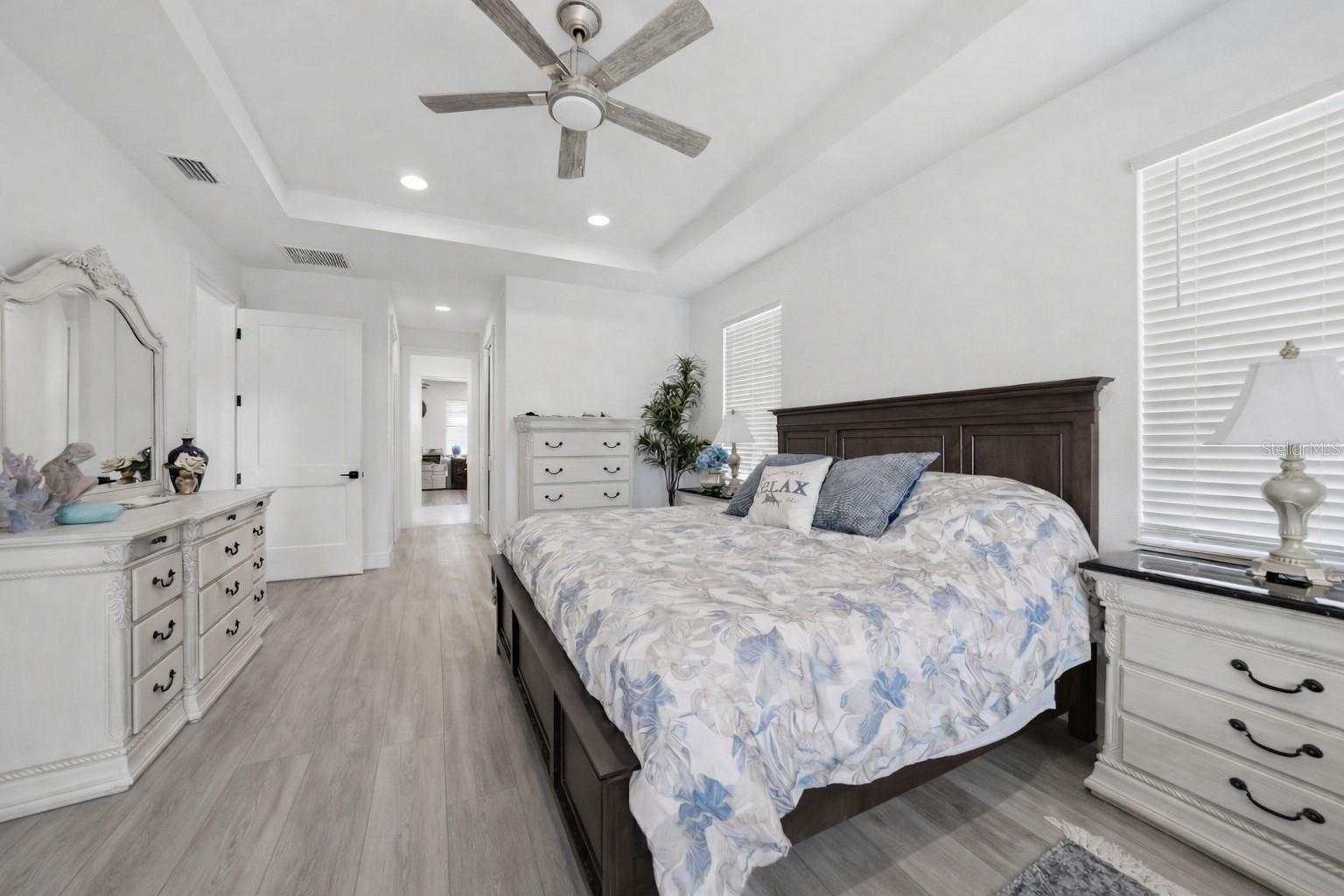 Image 17 of 34 For 2750 Marion Avenue