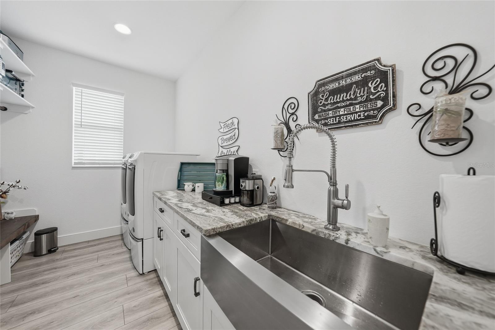 Image 21 of 34 For 2750 Marion Avenue