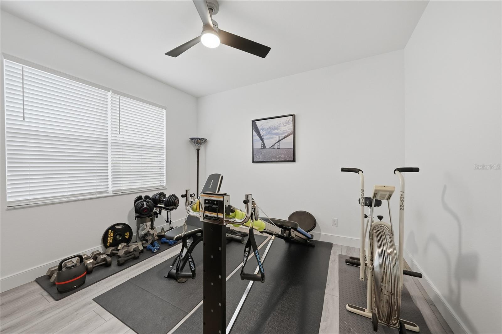 Image 22 of 34 For 2750 Marion Avenue