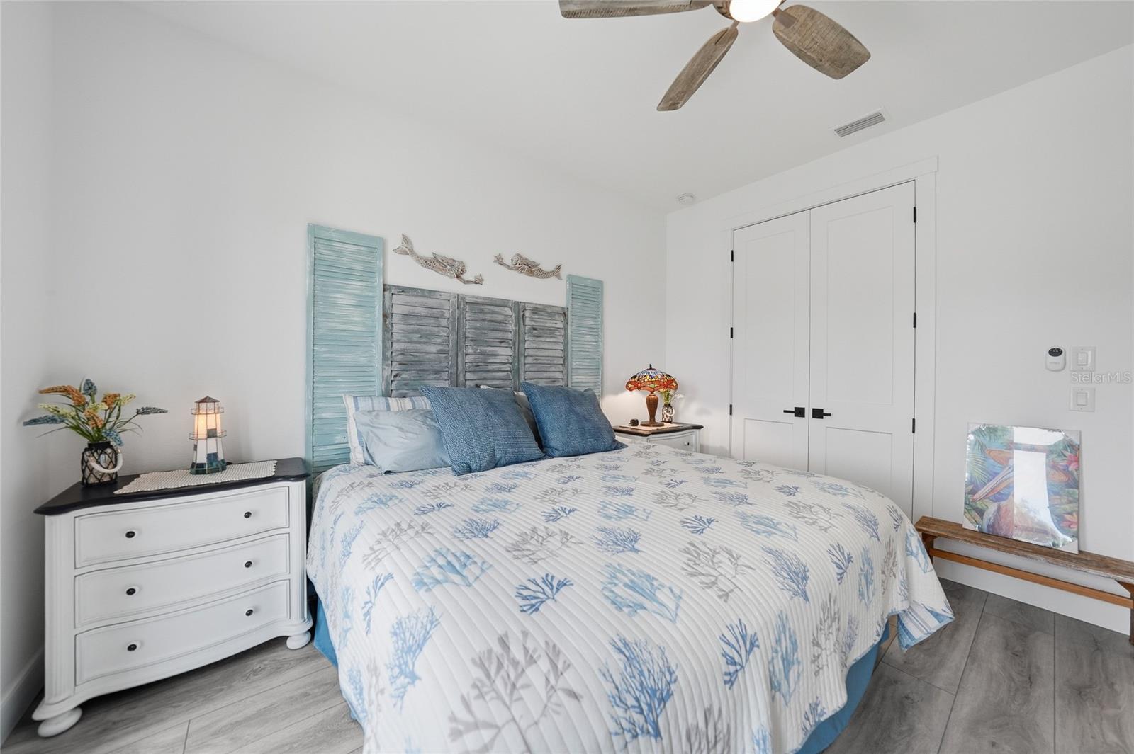 Image 24 of 34 For 2750 Marion Avenue