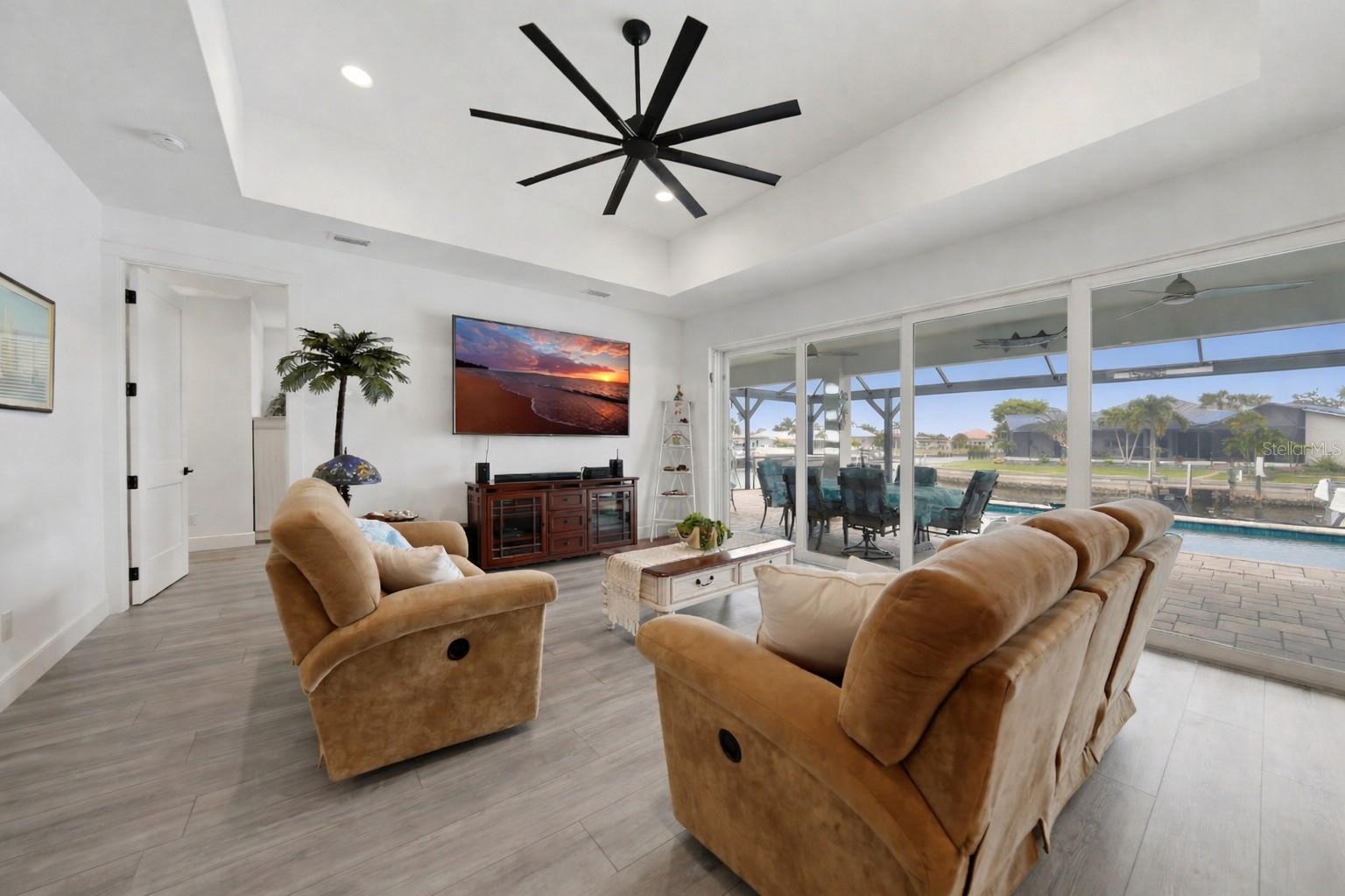 Image 8 of 34 For 2750 Marion Avenue