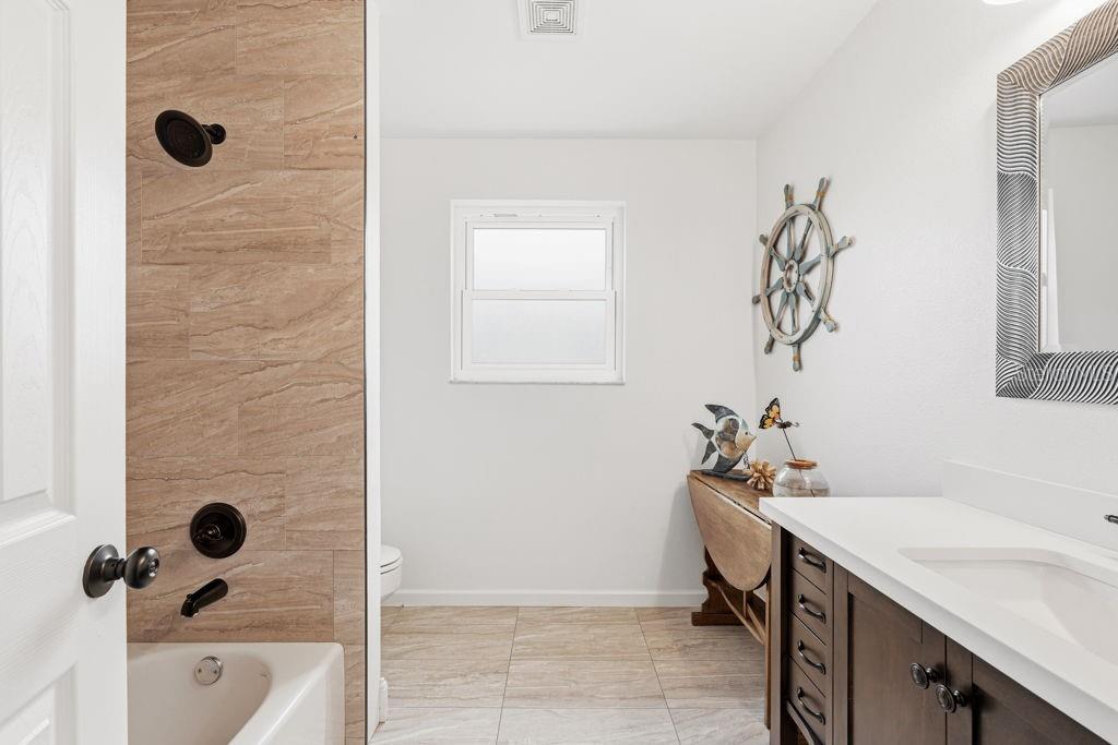 Image 16 of 37 For 2471 Celebes Court