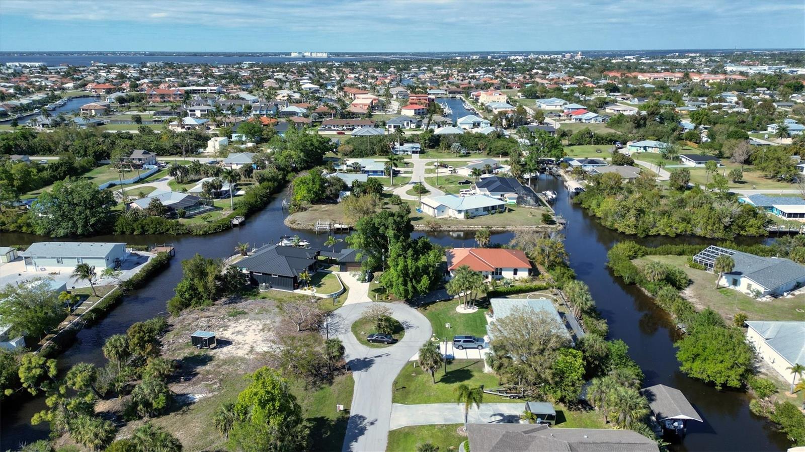 Image 34 of 73 For 3000 Banyan Way