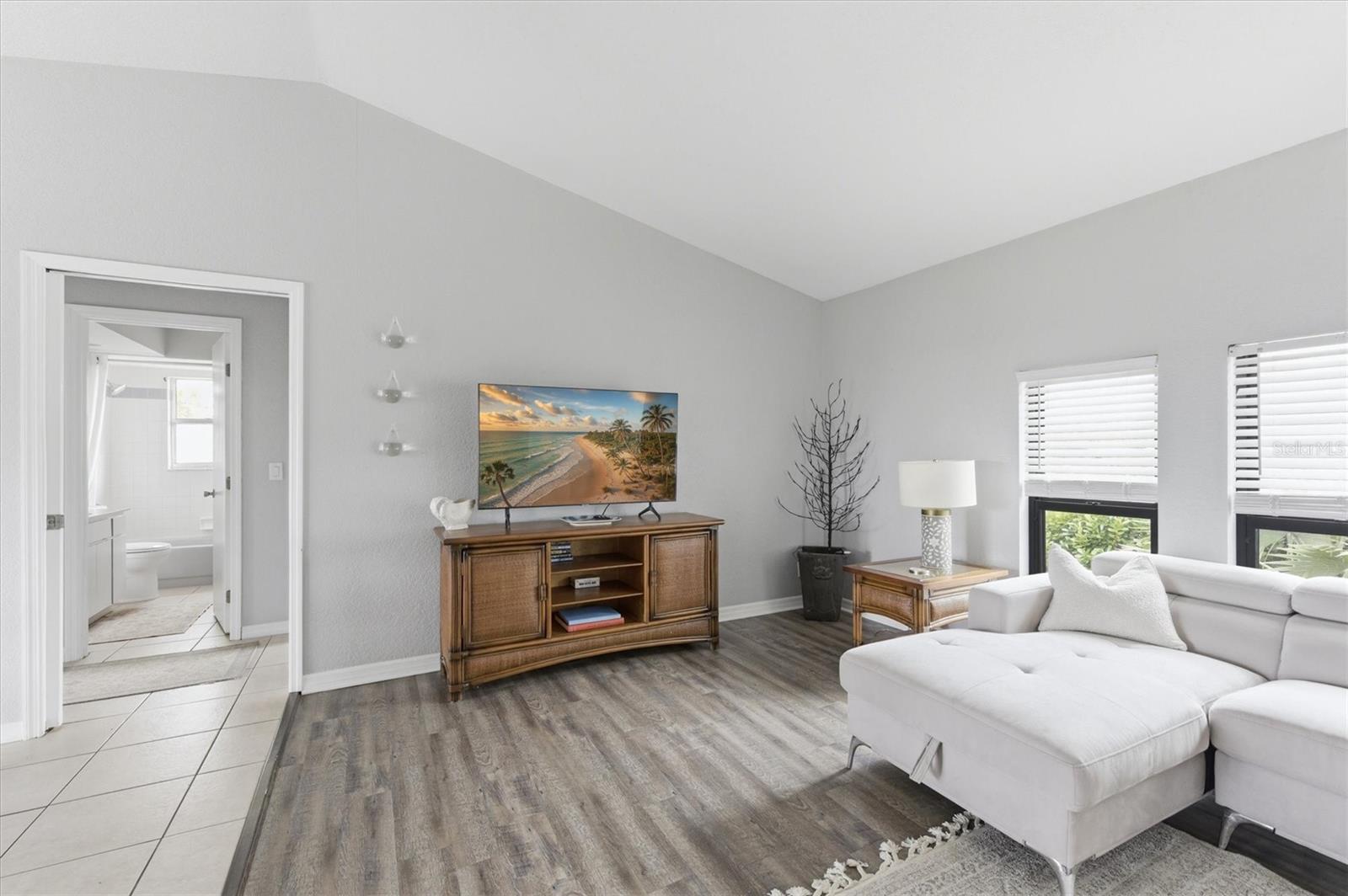 Image 58 of 73 For 3000 Banyan Way