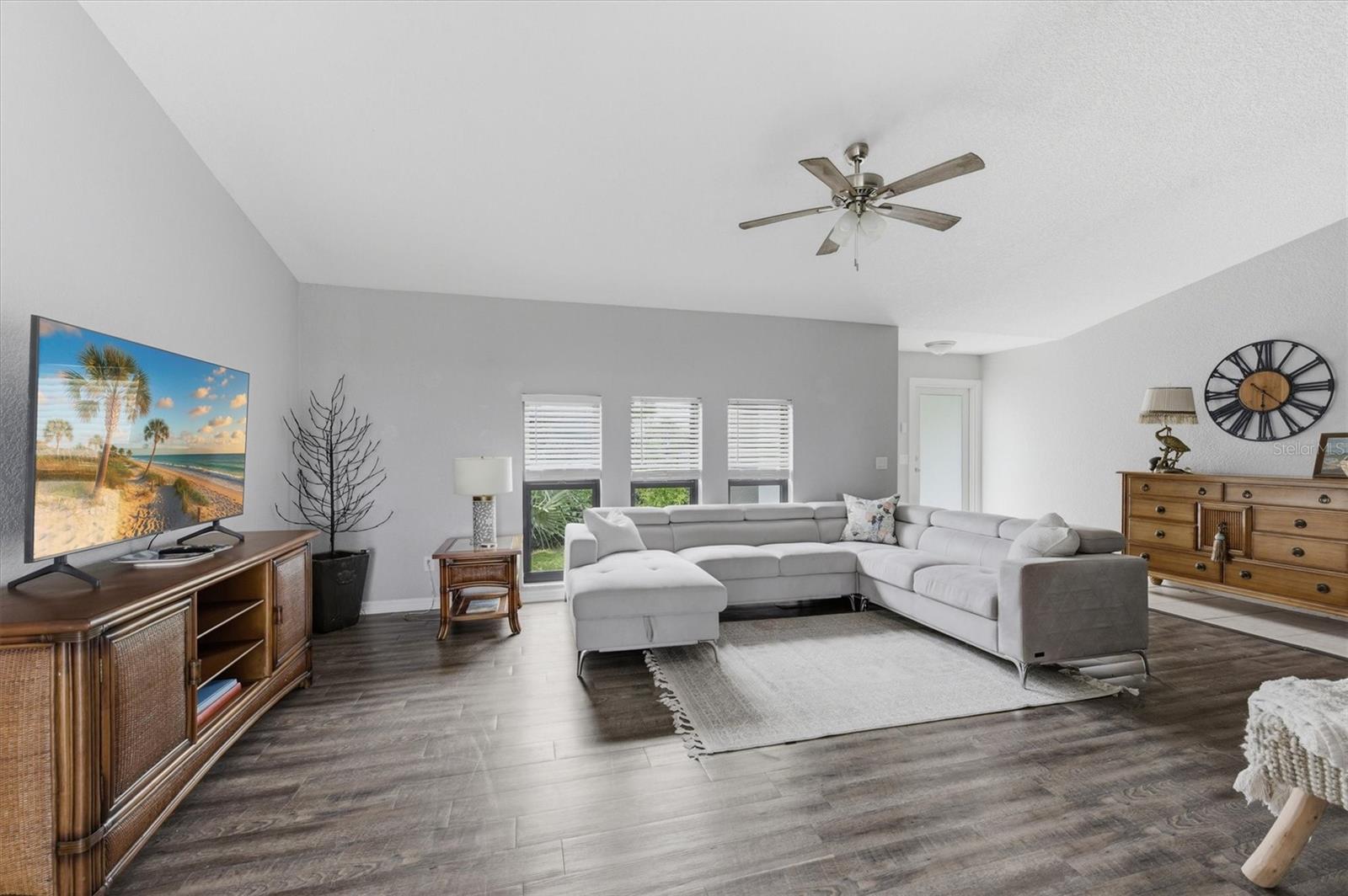 Image 8 of 73 For 3000 Banyan Way