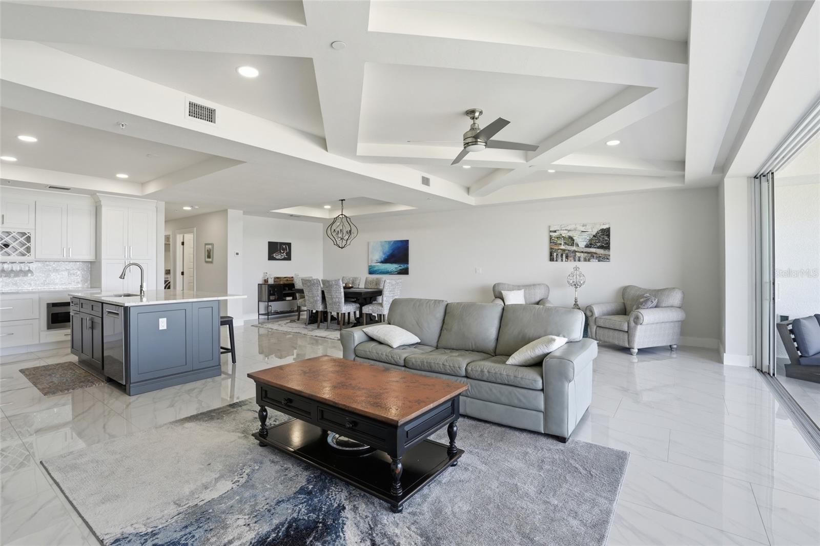 Image 14 of 41 For 1425 Park Beach Circle 124