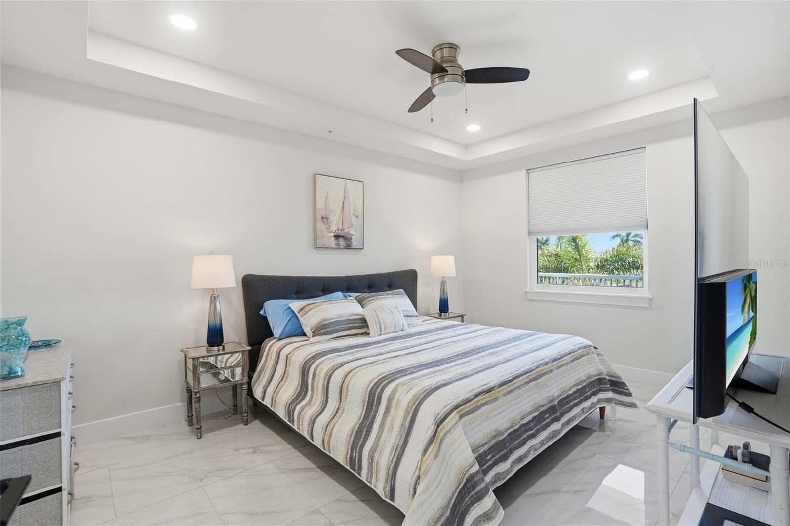 Image 23 of 41 For 1425 Park Beach Circle 124