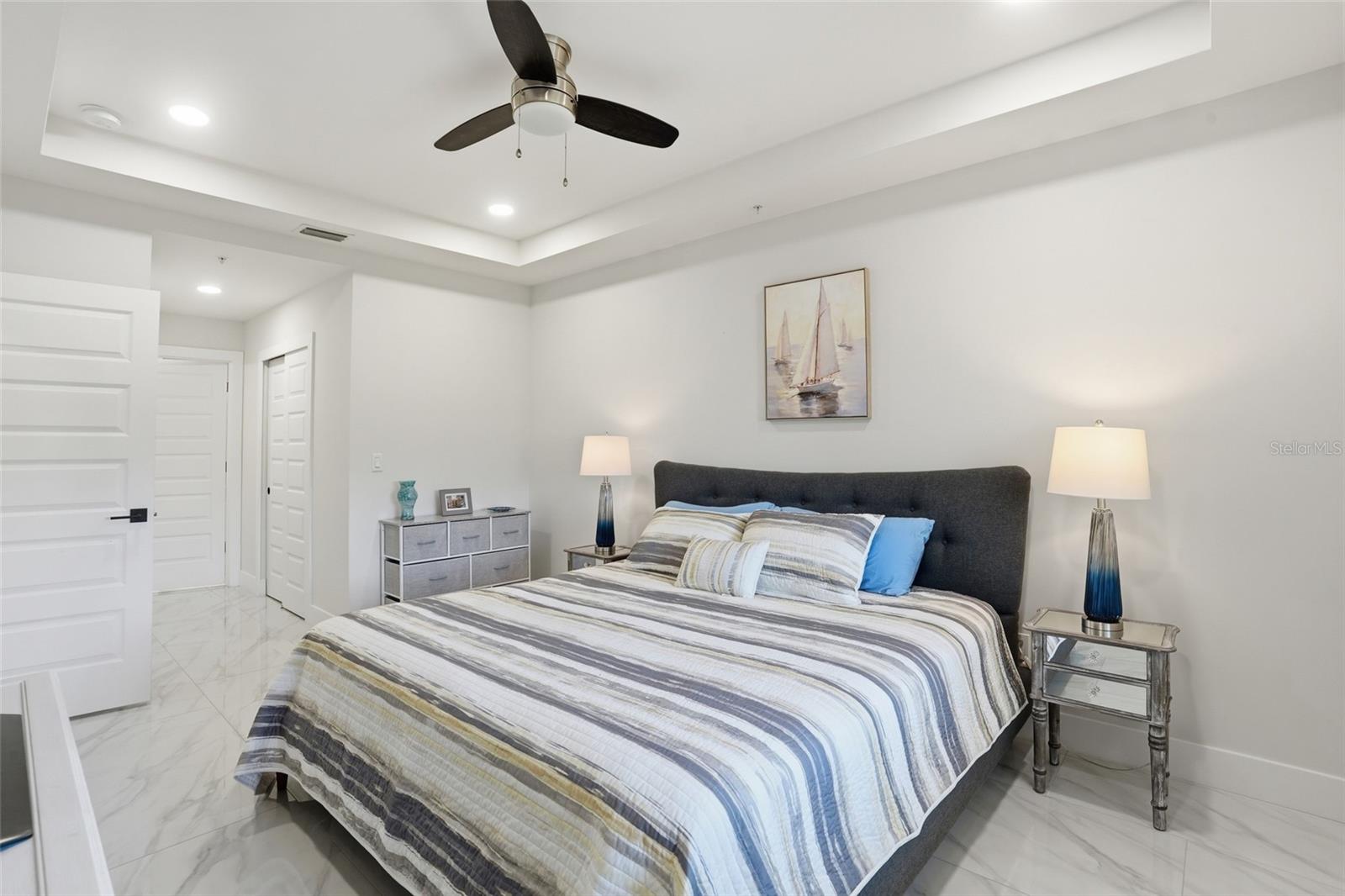 Image 24 of 41 For 1425 Park Beach Circle 124