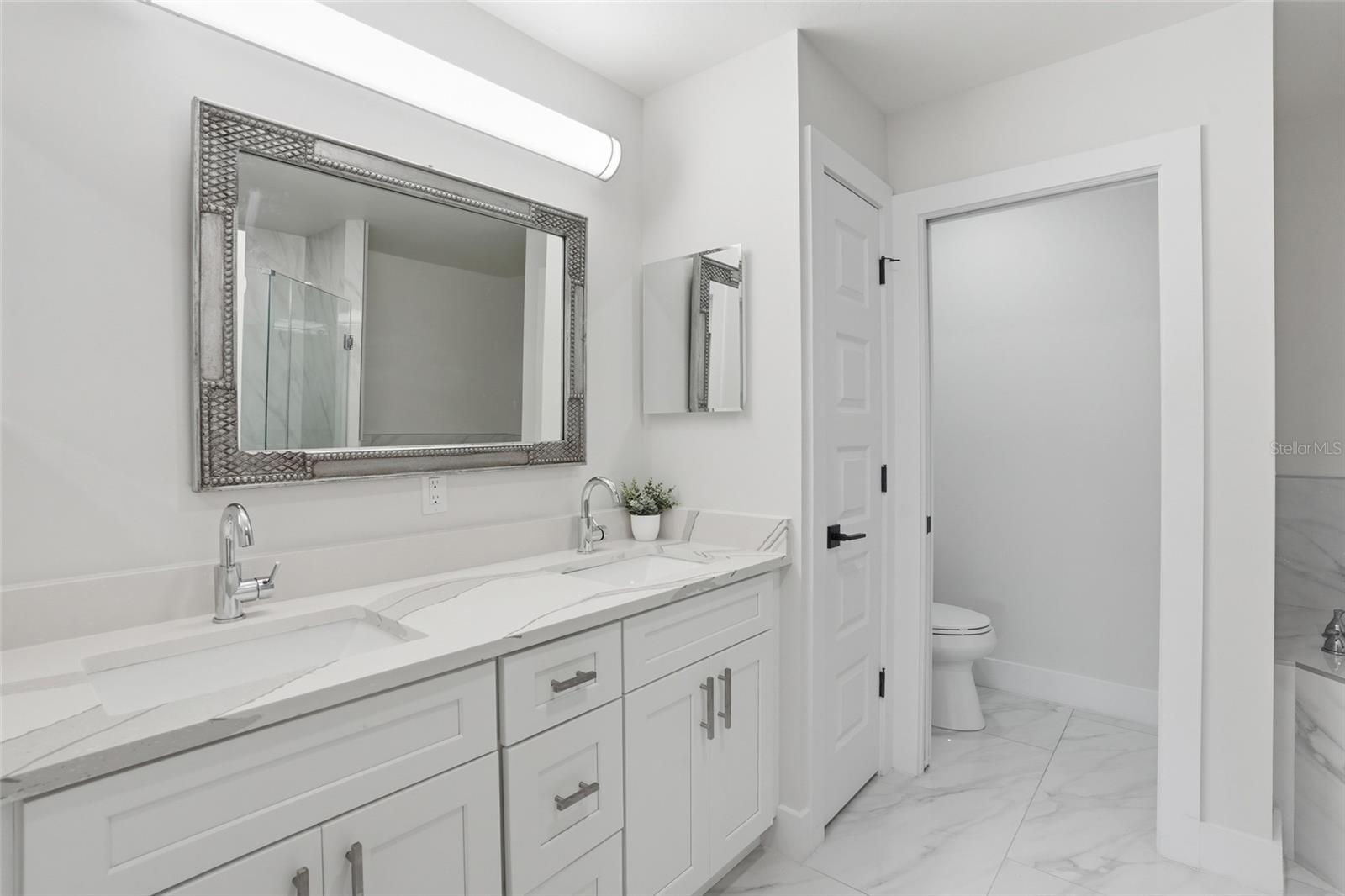 Image 25 of 41 For 1425 Park Beach Circle 124